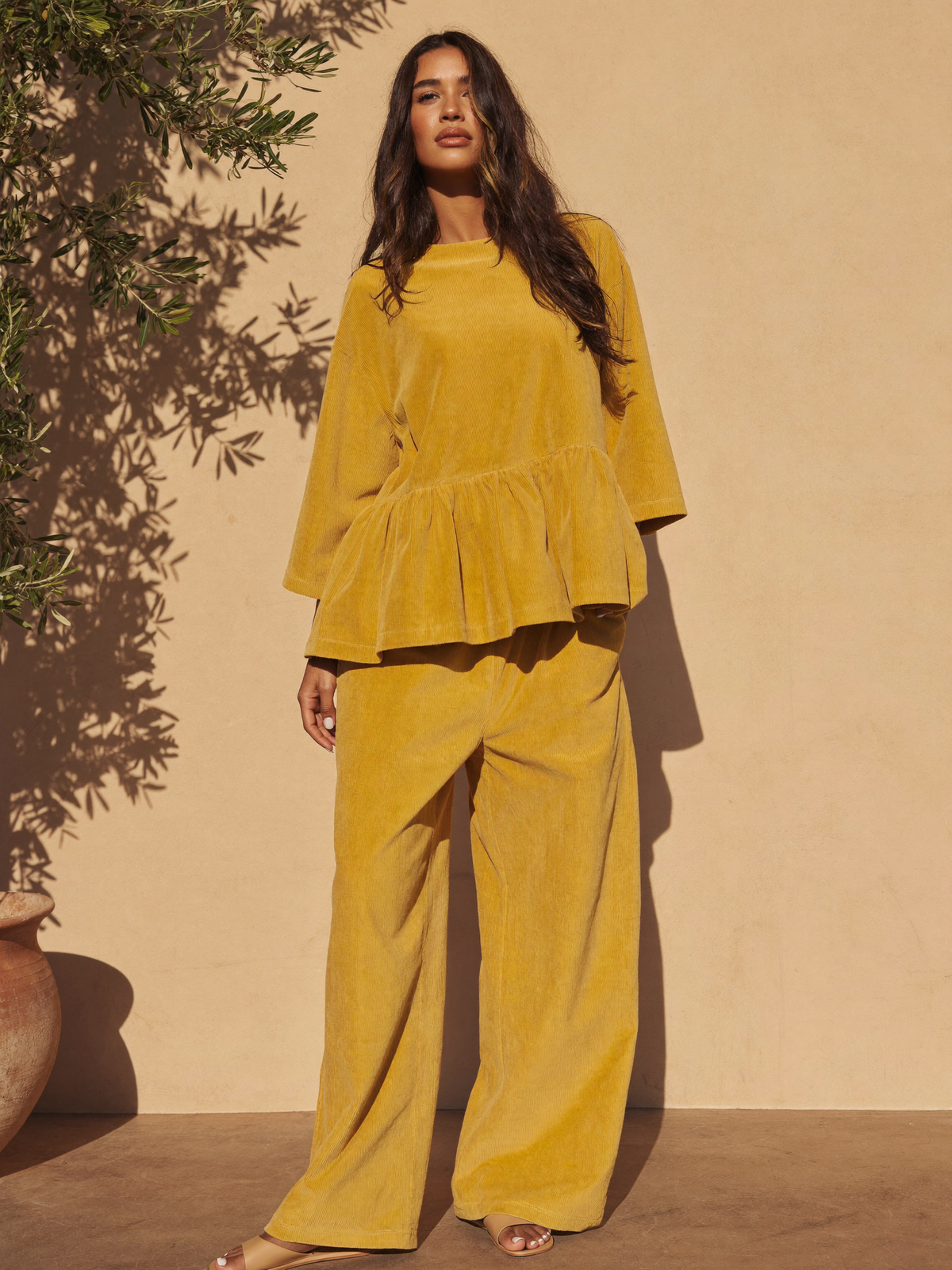 Conjunto Pana "Emma" · Volante en la Cintura en color Amarillo Banana