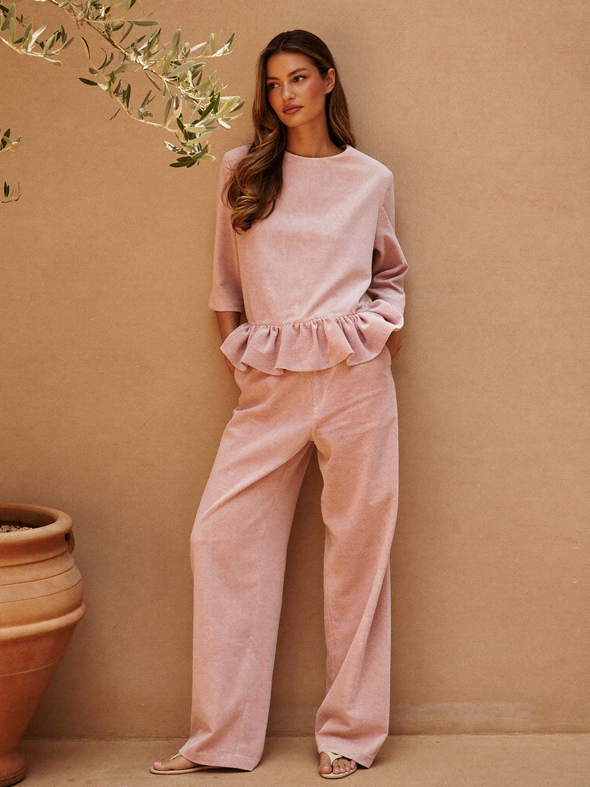 Conjunto Pana "Emma" · Volante en la Cintura en color Rosa Empolvado