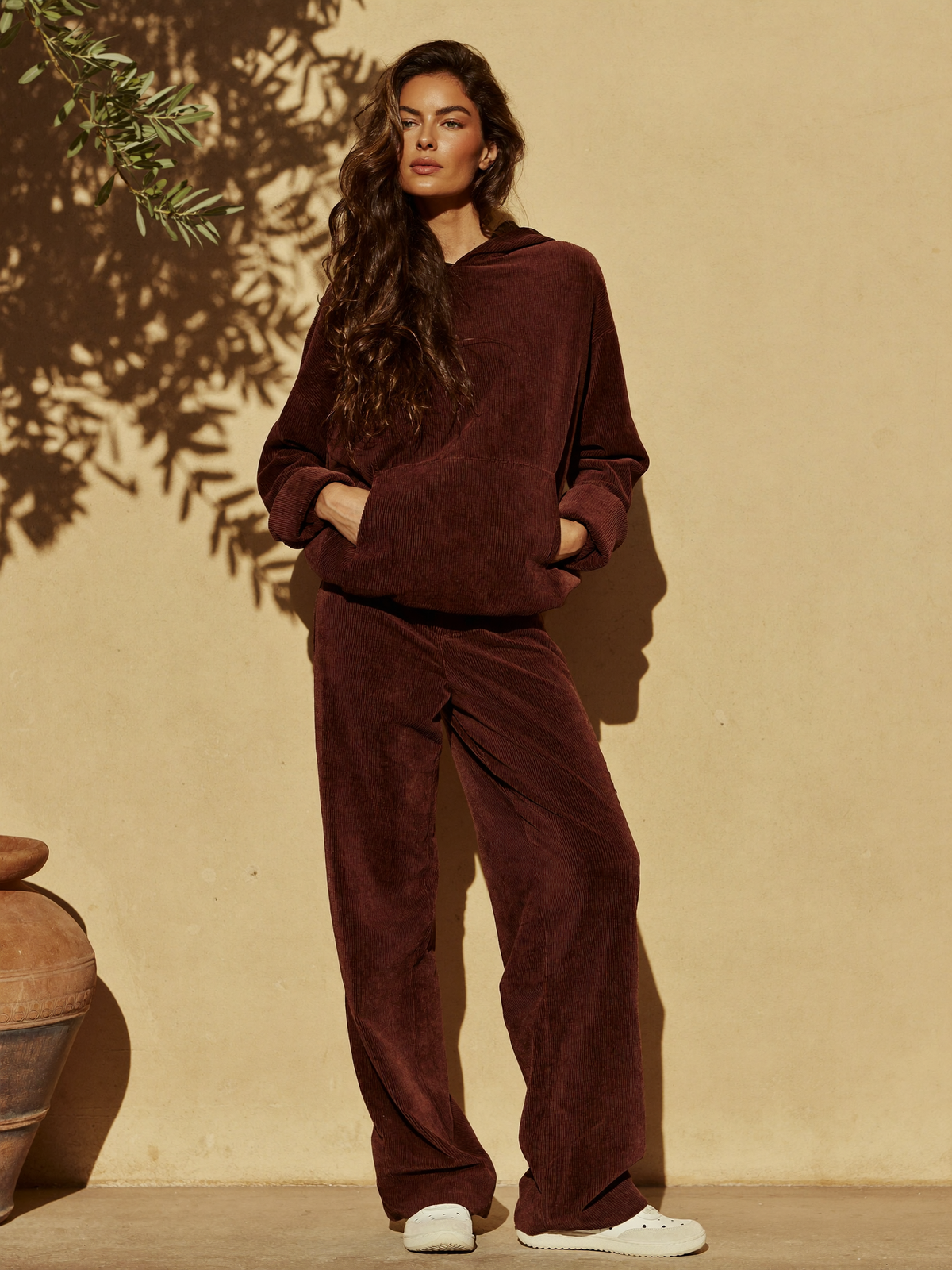 Conjunto Pana "Carmen" · Sudadera con Capucha en color Burdeos