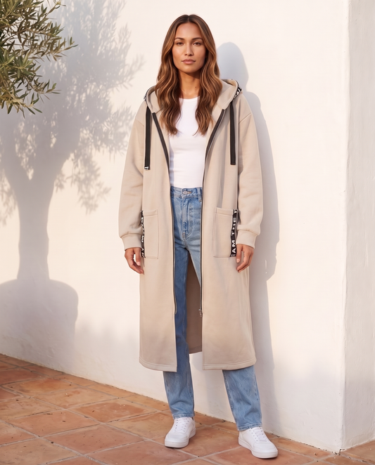 Abrigo sudadera Noa en caqui arena, corte oversize largo con capucha