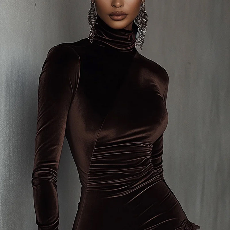 Vestido “Velvet Eclipse” con Encaje Asimétrico